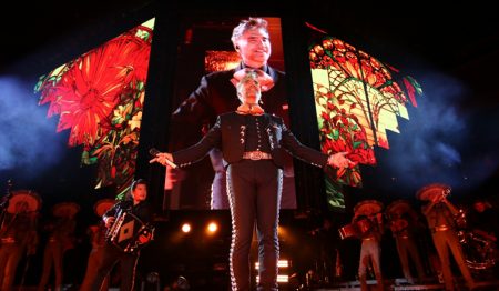 Alejandro Fernández in Concert